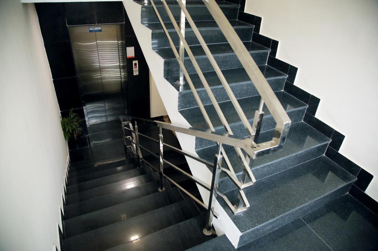 Apollo Court Otel Chennai Dış mekan fotoğraf