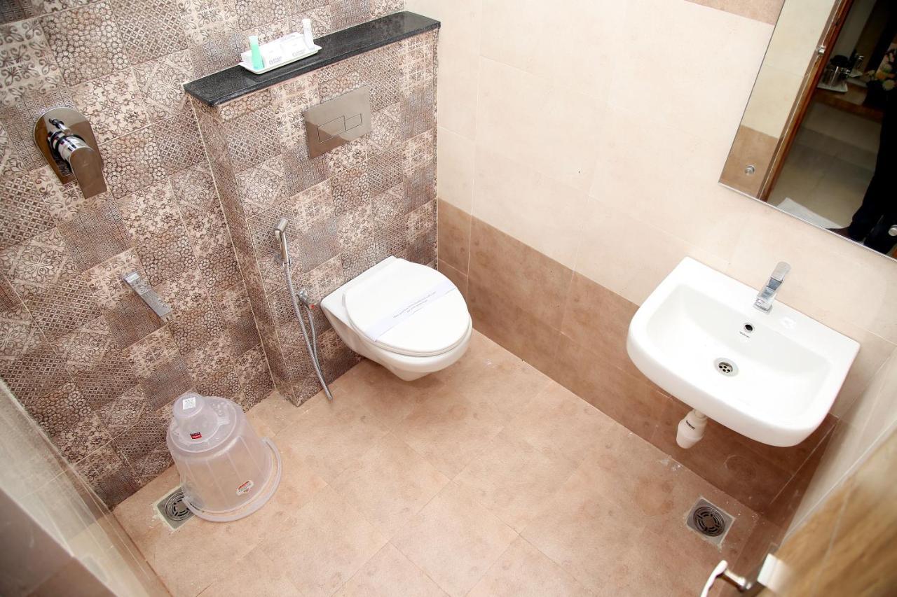 Apollo Court Otel Chennai Dış mekan fotoğraf