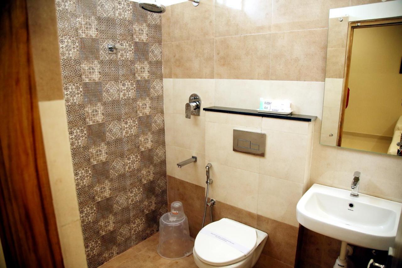 Apollo Court Otel Chennai Dış mekan fotoğraf